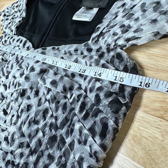 Tadashi Shoji Silk Leopard Print Sweetheart Neck Ruched Sheath Bodycon Size 4 - Picture 6 of 8